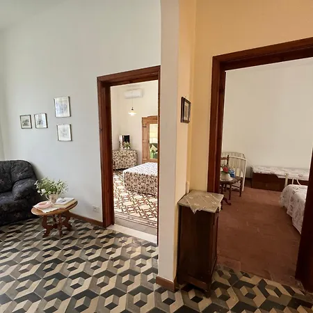 Casa Romana * Βιαρέτζιο